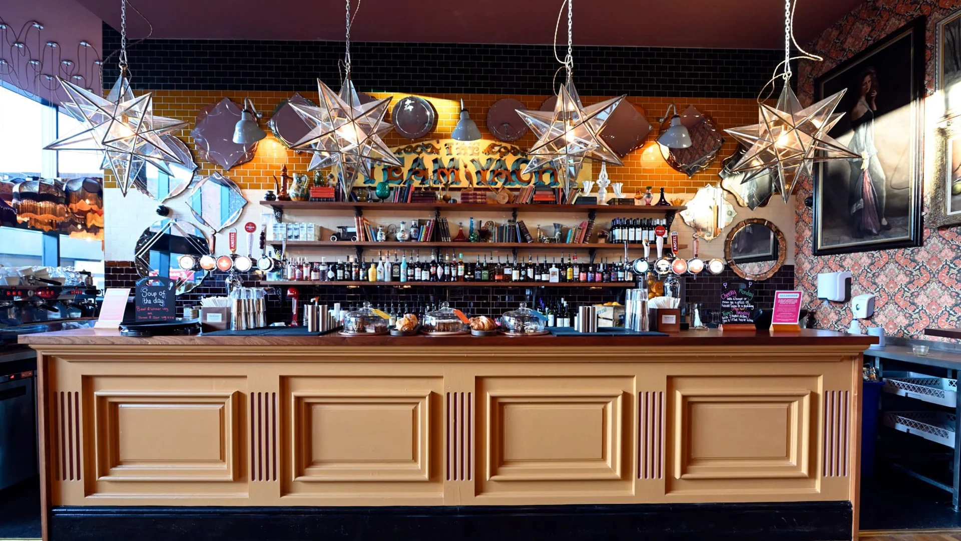 Carlo Lounge East Grinstead West Sussex