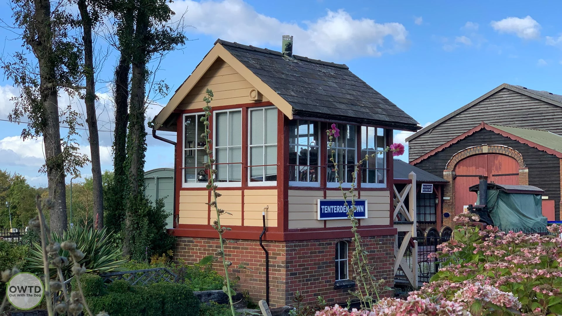 Chennell Park Walk passes by Tenterden Town Station on this walk.