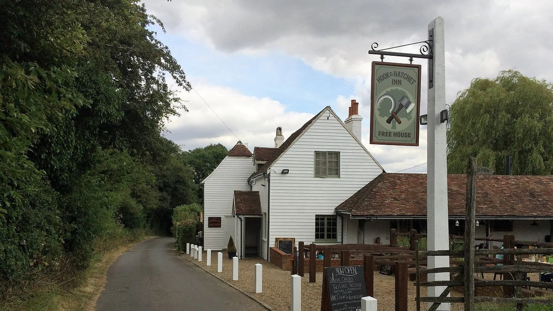 Hook and Hatchet Pub Hucking